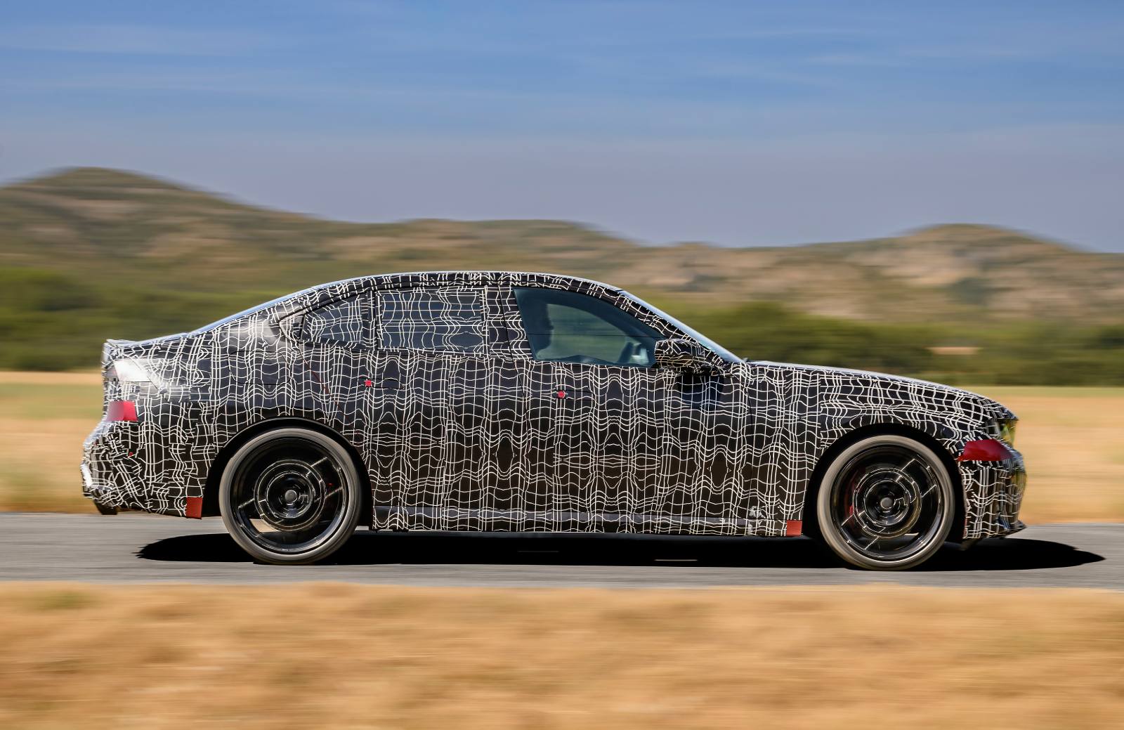 BMW M350 xDrive Neue Klasse camo
